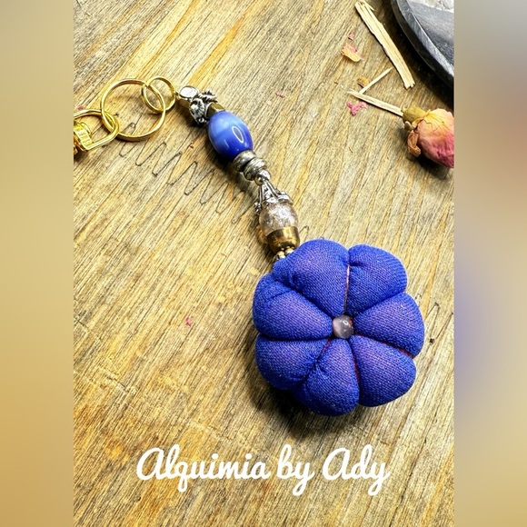 Cerulean flower bag charms with blue cats eye - Picture 1 of 3